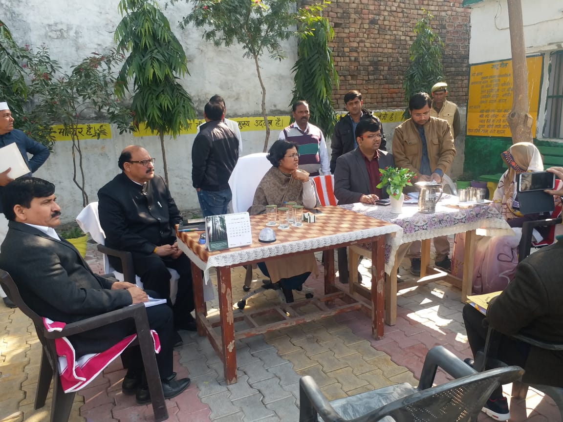 मेरठ मंडल आयुक्त अनीता मेश्राम ने की जेवर तहसील में संक्षिप्त विशेष पुनरीक्षण अभियान के कार्यो की समीक्षा